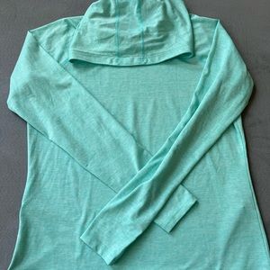 Under Armor Heat Gear long sleeved hooded shirt